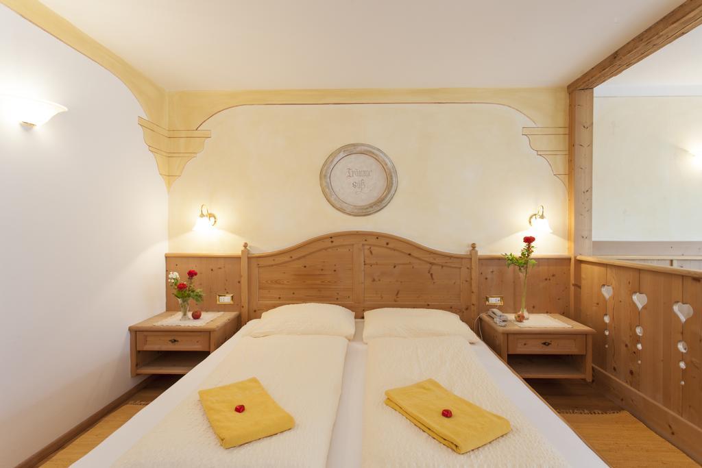Landhotel Tharerwirt Olang الغرفة الصورة